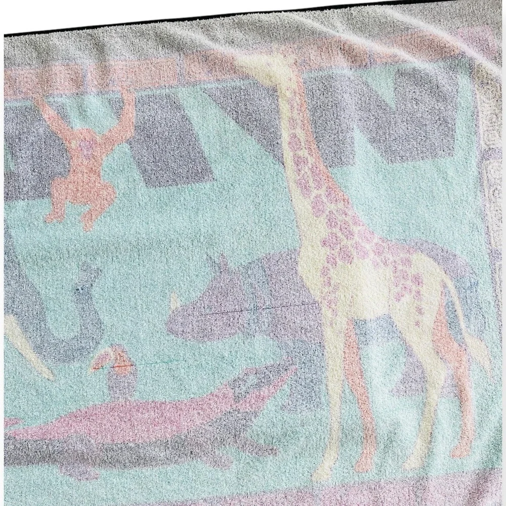 Vintage WILD! Colorful Zoo Animals Beach Towel Retro Zebra Elephant Giraffe